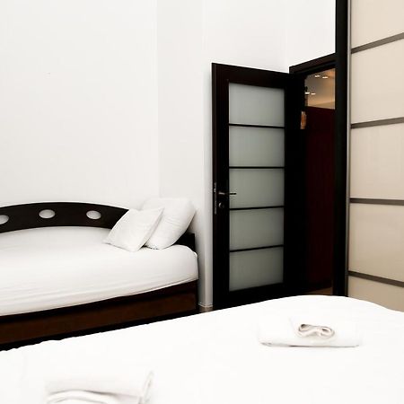 Sea View Apartment Prime Location On The Beach 텔아비브 외부 사진