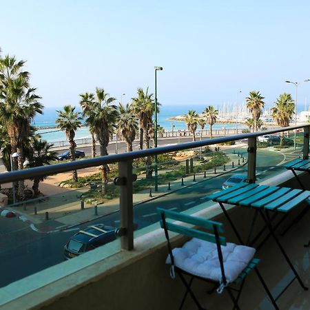Sea View Apartment Prime Location On The Beach 텔아비브 외부 사진