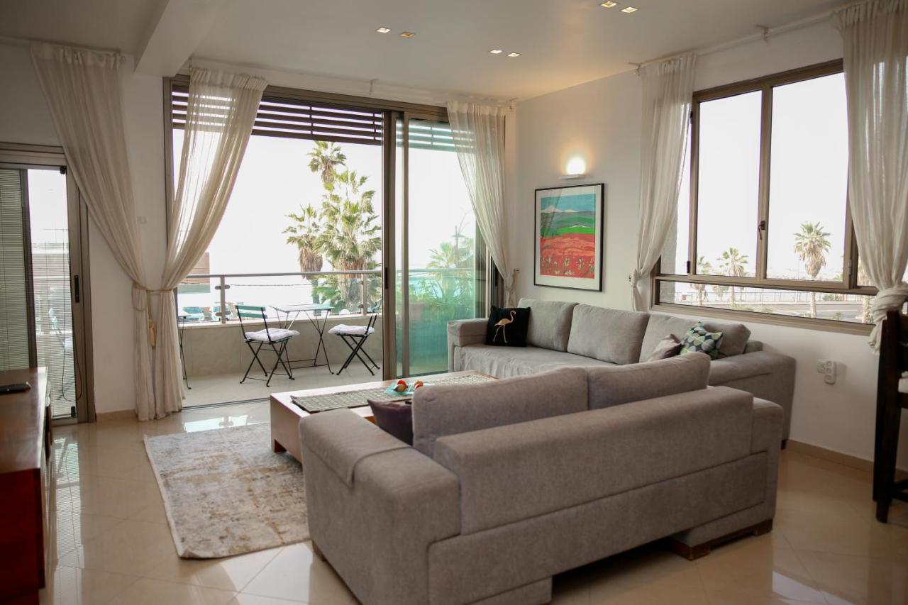 Sea View Apartment Prime Location On The Beach 텔아비브 외부 사진