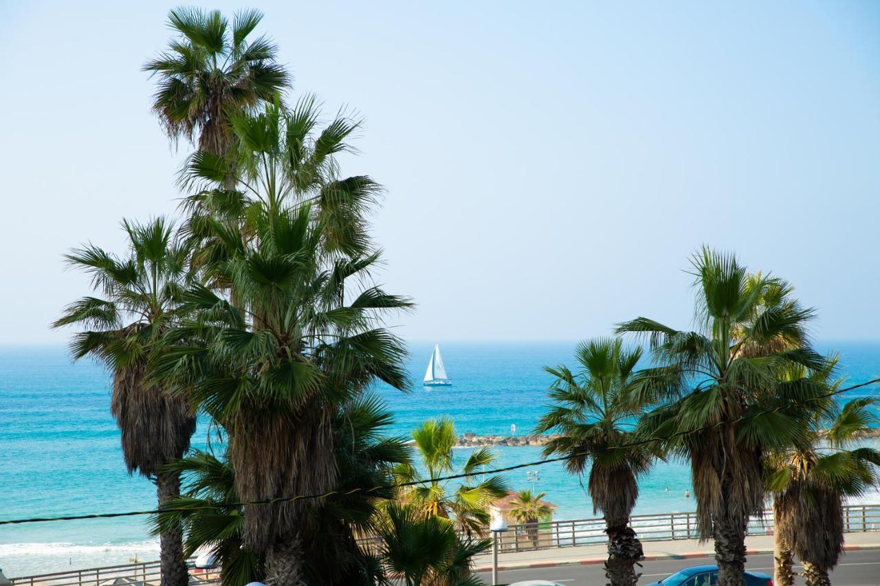 Sea View Apartment Prime Location On The Beach 텔아비브 외부 사진