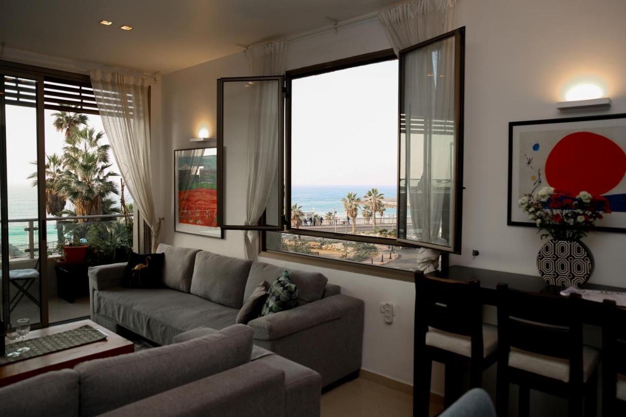 Sea View Apartment Prime Location On The Beach 텔아비브 외부 사진