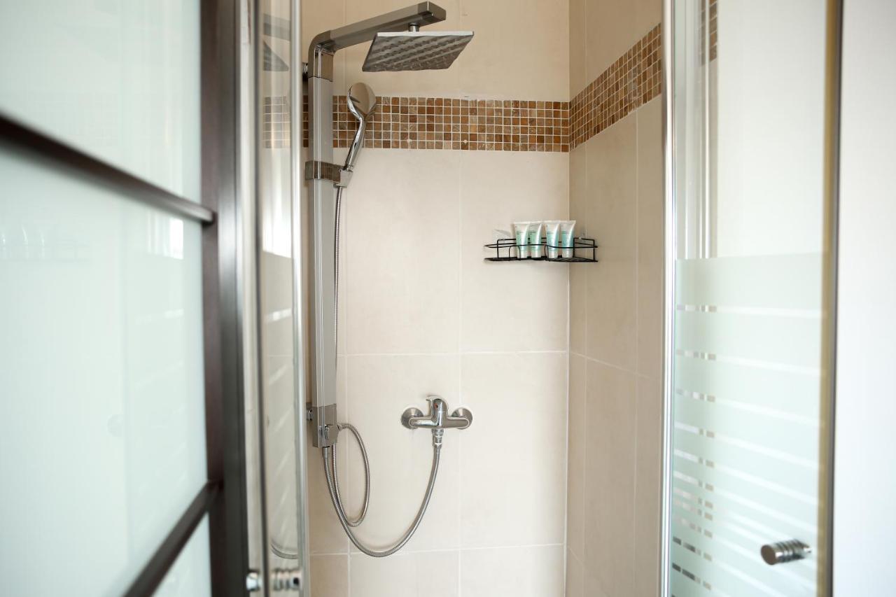 Sea View Apartment Prime Location On The Beach 텔아비브 외부 사진