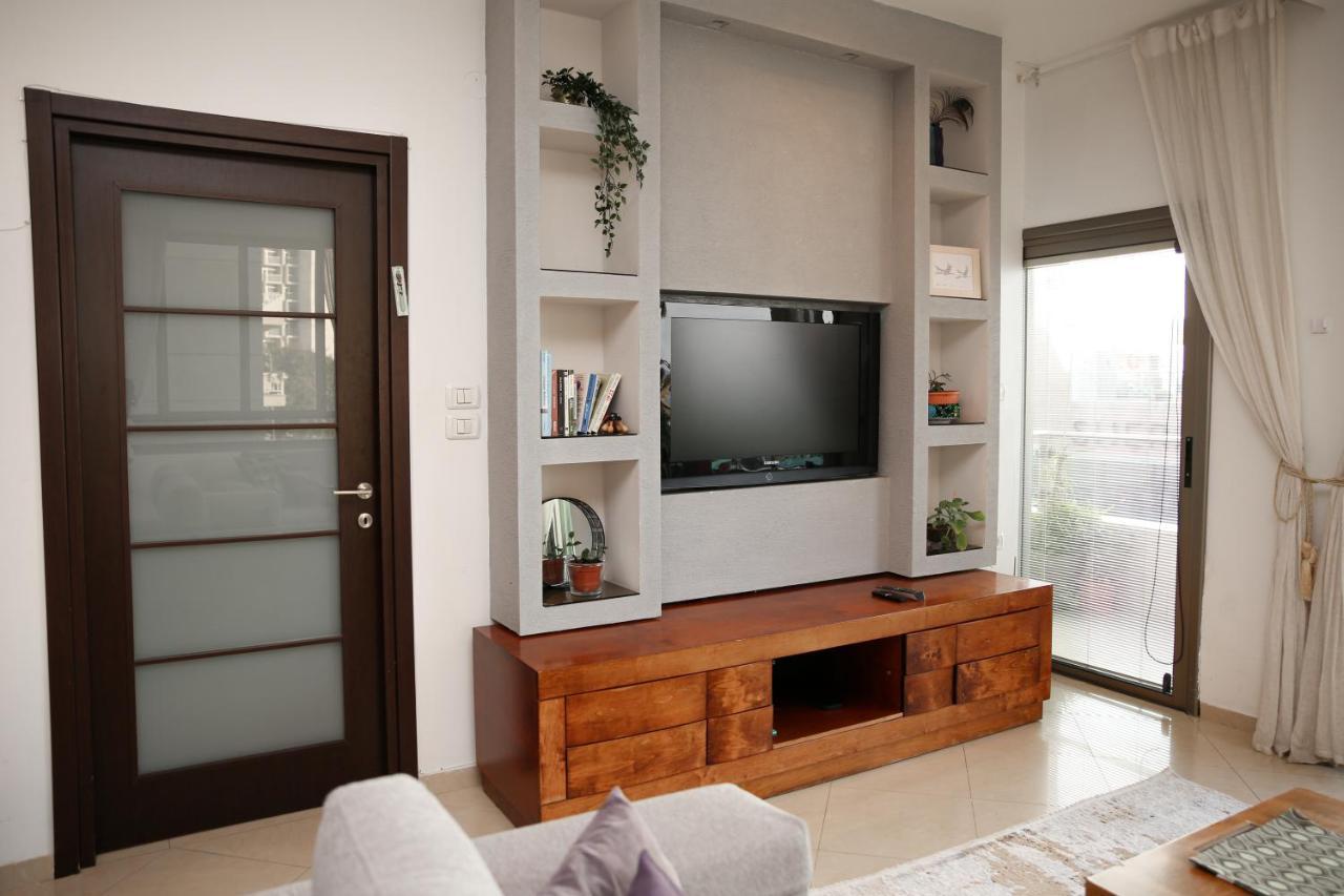Sea View Apartment Prime Location On The Beach 텔아비브 외부 사진