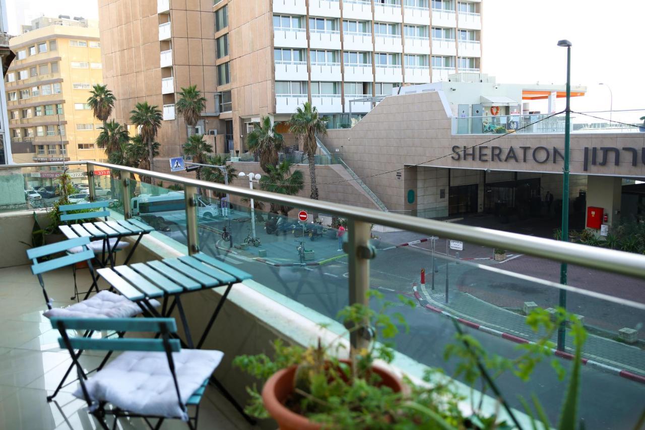 Sea View Apartment Prime Location On The Beach 텔아비브 외부 사진