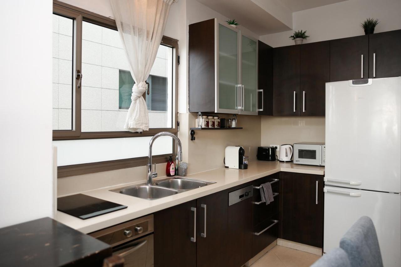 Sea View Apartment Prime Location On The Beach 텔아비브 외부 사진