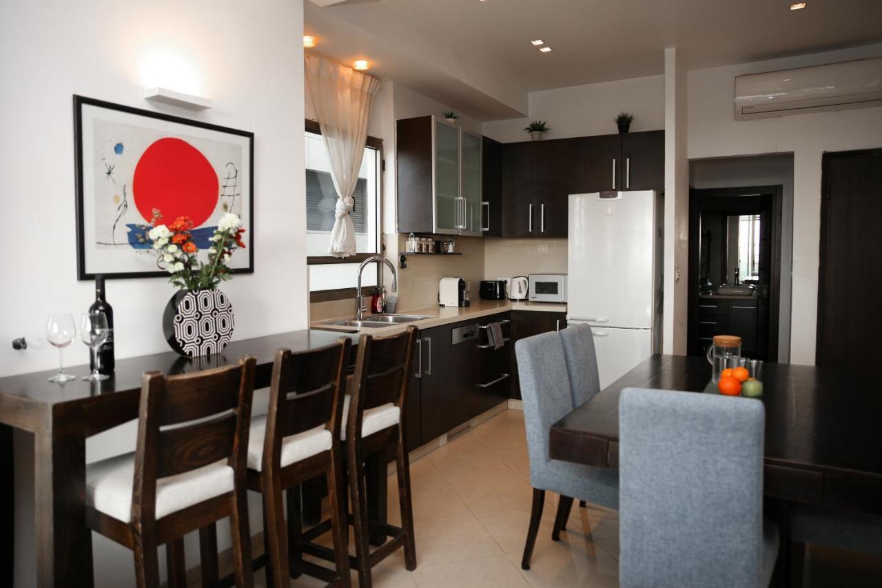 Sea View Apartment Prime Location On The Beach 텔아비브 외부 사진