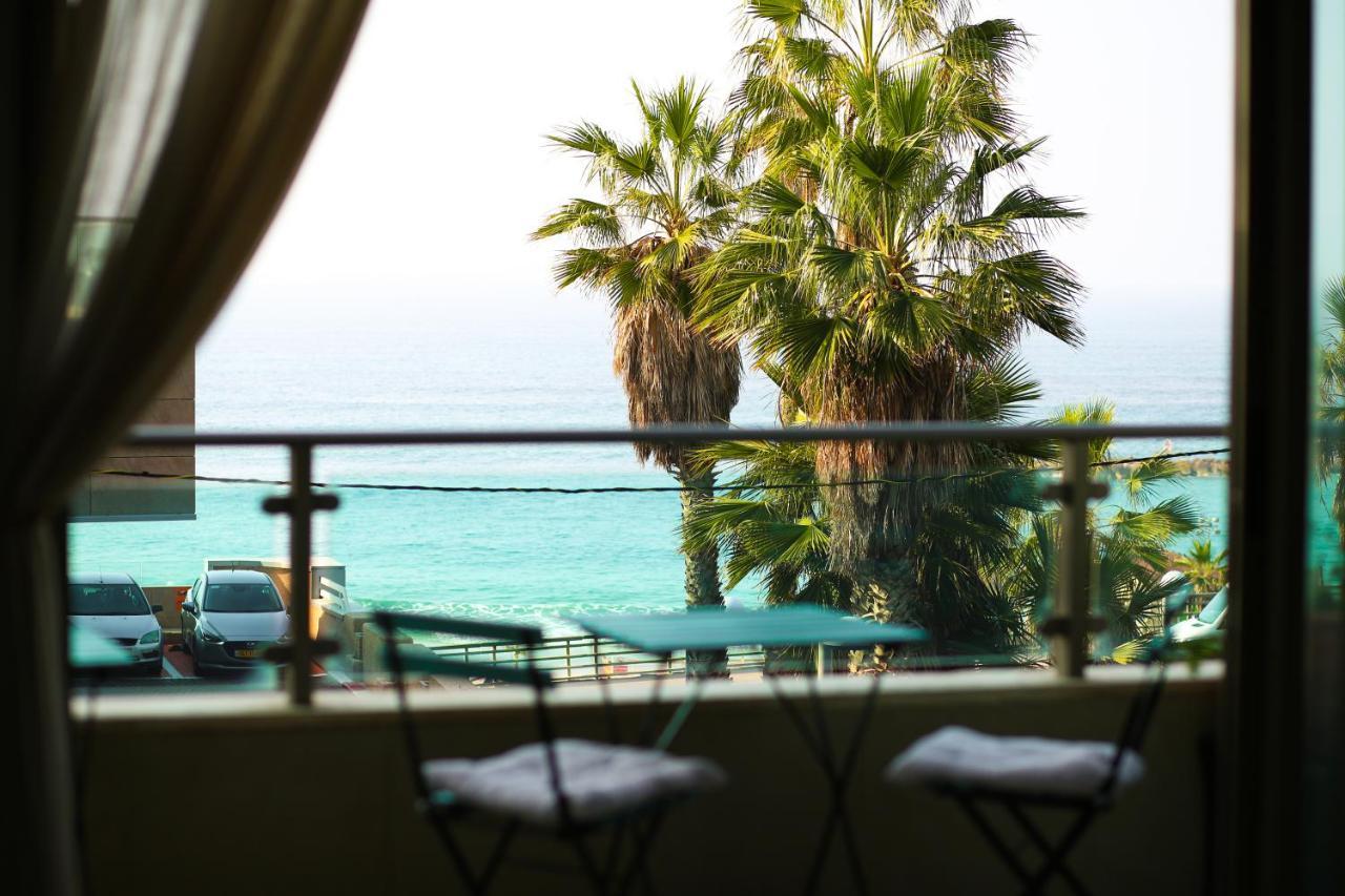 Sea View Apartment Prime Location On The Beach 텔아비브 외부 사진