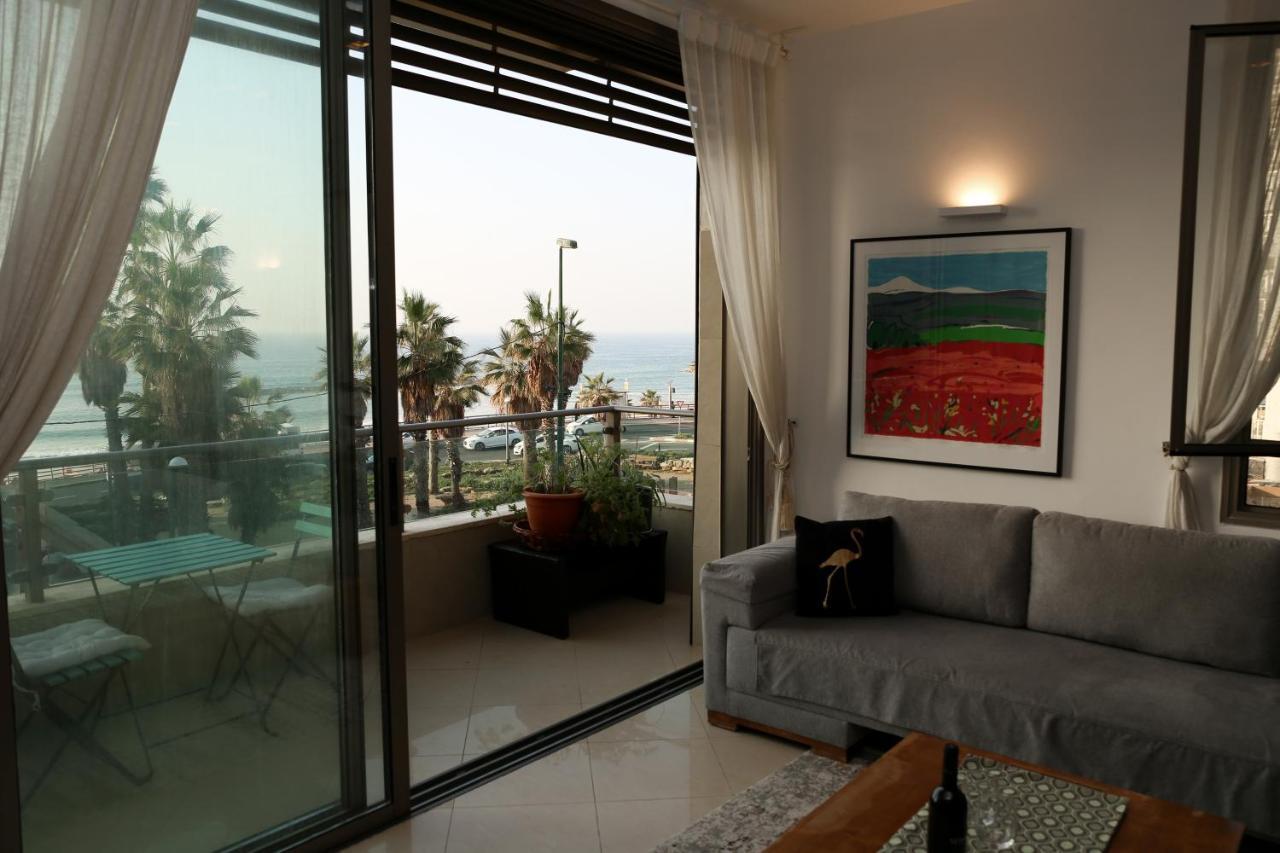 Sea View Apartment Prime Location On The Beach 텔아비브 외부 사진
